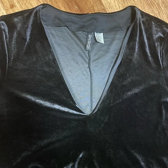 Women’s Black Velvet Dress from H&M - Picture 5 of 10